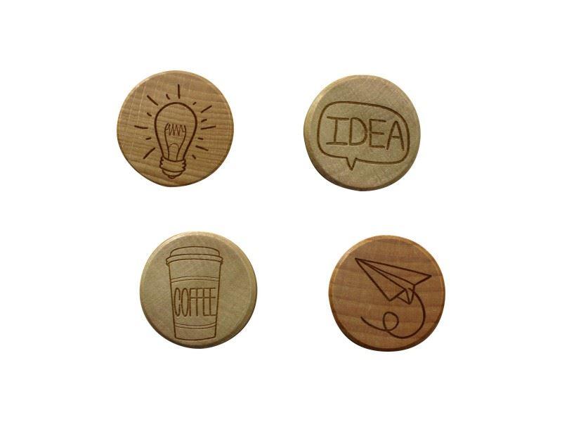 4 Holzmagnete mit verschiedenen Gravuren